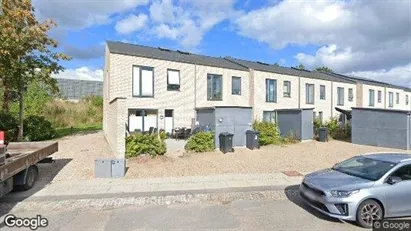 Apartments for rent in Vallensbæk Strand - Photo from Google Street View