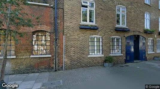 Apartments for rent in London E14 - Photo from Google Street View