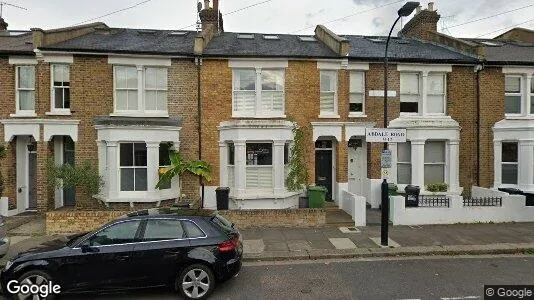 Rooms for rent in London W12 - Photo from Google Street View