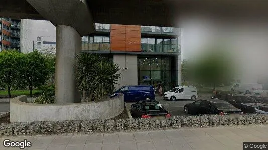 Apartments for rent in London E14 - Photo from Google Street View