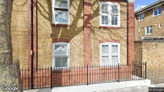 Apartments for rent in London E14 - Photo from Google Street View
