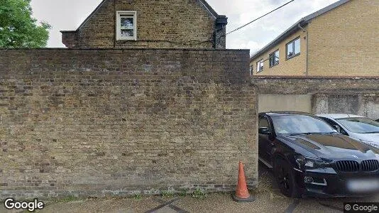 Apartments for rent in London E1 - Photo from Google Street View