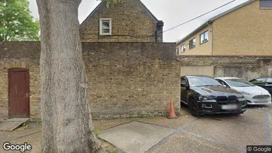 Apartments for rent in London E1 - Photo from Google Street View