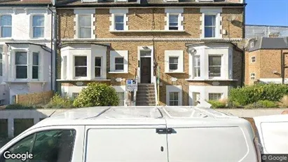 Apartments for rent in London N16 - Photo from Google Street View