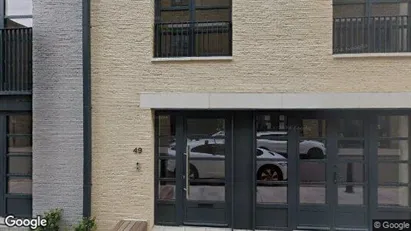 Apartments for rent in London E14 - Photo from Google Street View