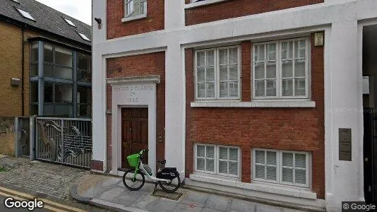 Apartments for rent in London E1 - Photo from Google Street View