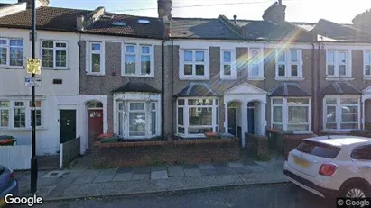 Apartments for rent in London E16 - Photo from Google Street View