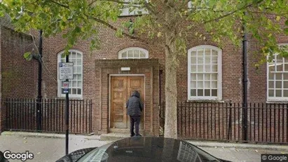 Apartments for rent in London E1 - Photo from Google Street View