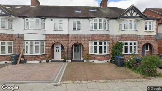 Apartments for rent in New Malden - Surrey - Photo from Google Street View