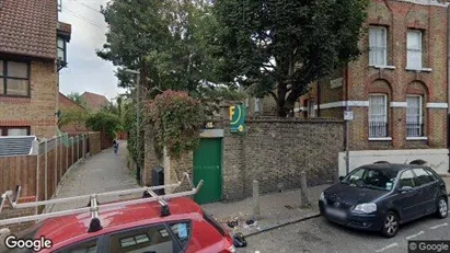 Apartments for rent in London E1 - Photo from Google Street View