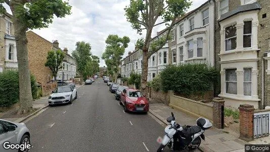 Rooms for rent in London W6 - Photo from Google Street View
