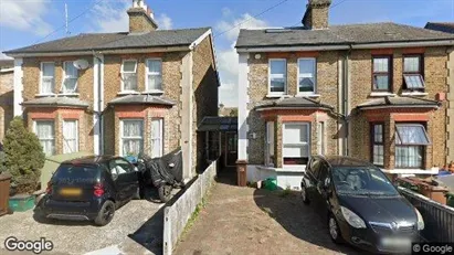 Apartments for rent in Wallington - Surrey - Photo from Google Street View