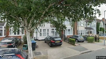 Apartments for rent in New Malden - Surrey - Photo from Google Street View