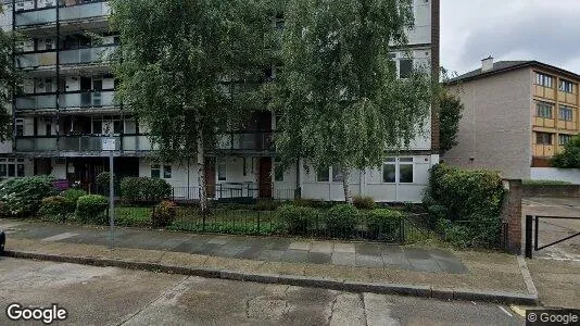 Apartments for rent in London E14 - Photo from Google Street View