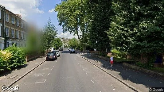 Apartments for rent in London N16 - Photo from Google Street View