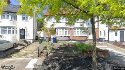 Apartments for rent in Edgware - Middlesex - Photo from Google Street View