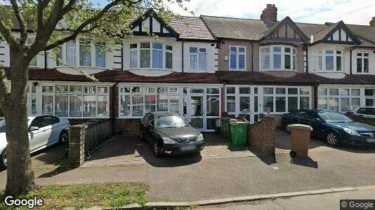 Apartments for rent in Wallington - Surrey - Photo from Google Street View