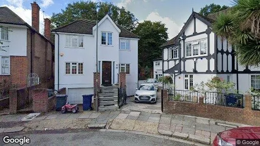 Apartments for rent in London N3 - Photo from Google Street View