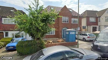 Rooms for rent in London NW4 - Photo from Google Street View