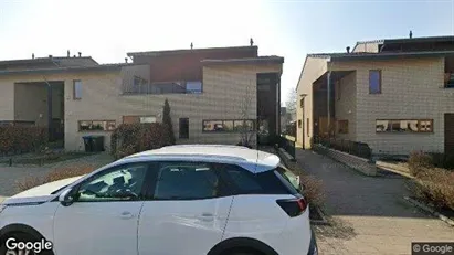 Apartments for rent in Barendrecht - Photo from Google Street View Apartments for rent in Barendrecht - Photo from Google Street View