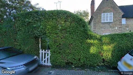 Rooms for rent in London NW11 - Photo from Google Street View