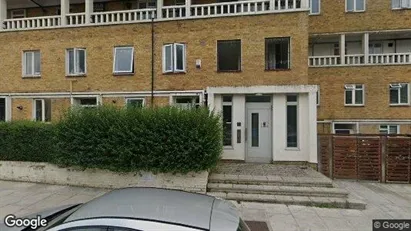 Apartments for rent in London E14 - Photo from Google Street View