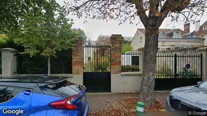 Apartments for rent in Nanterre - Photo from Google Street View