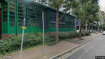 Apartments for rent in London E14 - Photo from Google Street View