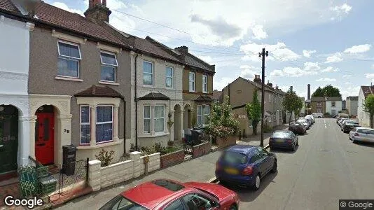 Apartments for rent in Croydon - Surrey - Photo from Google Street View