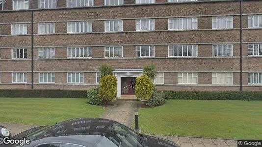 Apartments for rent in London N2 - Photo from Google Street View