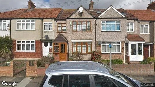 Apartments for rent in Mitcham - Surrey - Photo from Google Street View