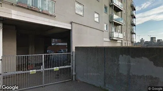 Apartments for rent in London E16 - Photo from Google Street View