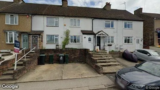 Apartments for rent in Kings Langley - Hertfordshire - Photo from Google Street View