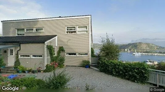 Apartments for rent in Vågsøy - Photo from Google Street View