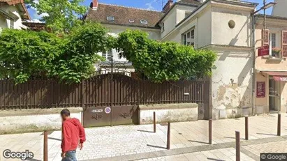 Apartments for rent in Fontainebleau - Photo from Google Street View