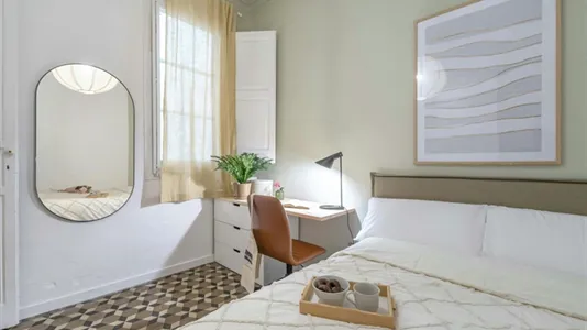 Rooms in Barcelona Eixample - photo 2