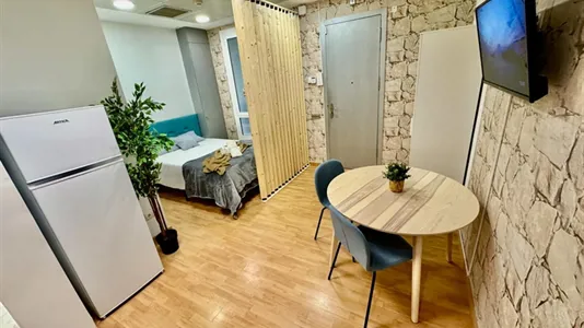Apartments in Barcelona Eixample - photo 2