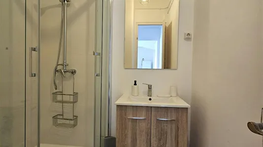 Rooms in Barcelona Ciutat Vella - photo 10