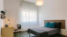 Room for rent, Vicenza, Veneto, &lt;span class=&quot;blurred street&quot; onclick=&quot;ProcessAdRequest(13867511)&quot;&gt;&lt;span class=&quot;hint&quot;&gt;See streetname&lt;/span&gt;[xxxxxxxxxxxxx]&lt;/span&gt;
