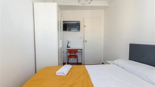 Rooms in Málaga - photo 5