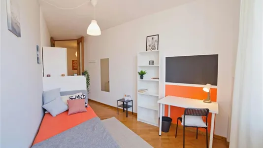 Rooms in Lecco - photo 9