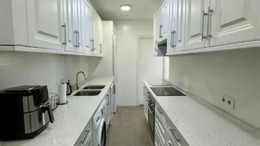 Rooms in Madrid Retiro - photo 8