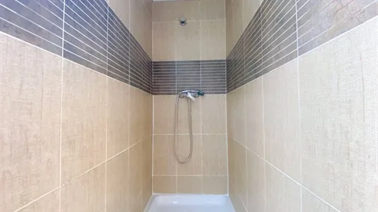 Rooms in Madrid Centro - photo 8