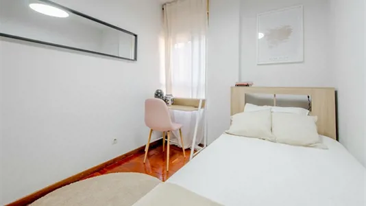 Rooms in Madrid Ciudad Lineal - photo 2