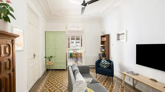 Rooms in Barcelona Eixample - photo 10