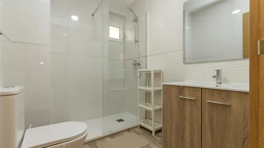 Rooms in Málaga - photo 7