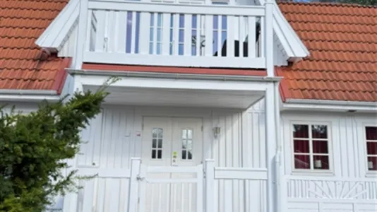 Houses in Södertälje - photo 5