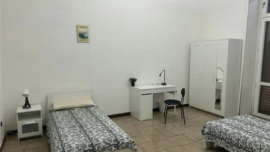Rooms in Napoli Municipalità 4 - photo 2