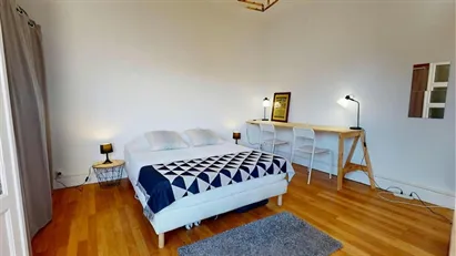 Room for rent in Grenoble, Auvergne-Rhône-Alpes