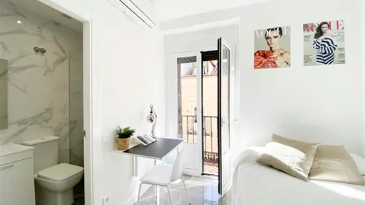 Rooms in Madrid Centro - photo 2